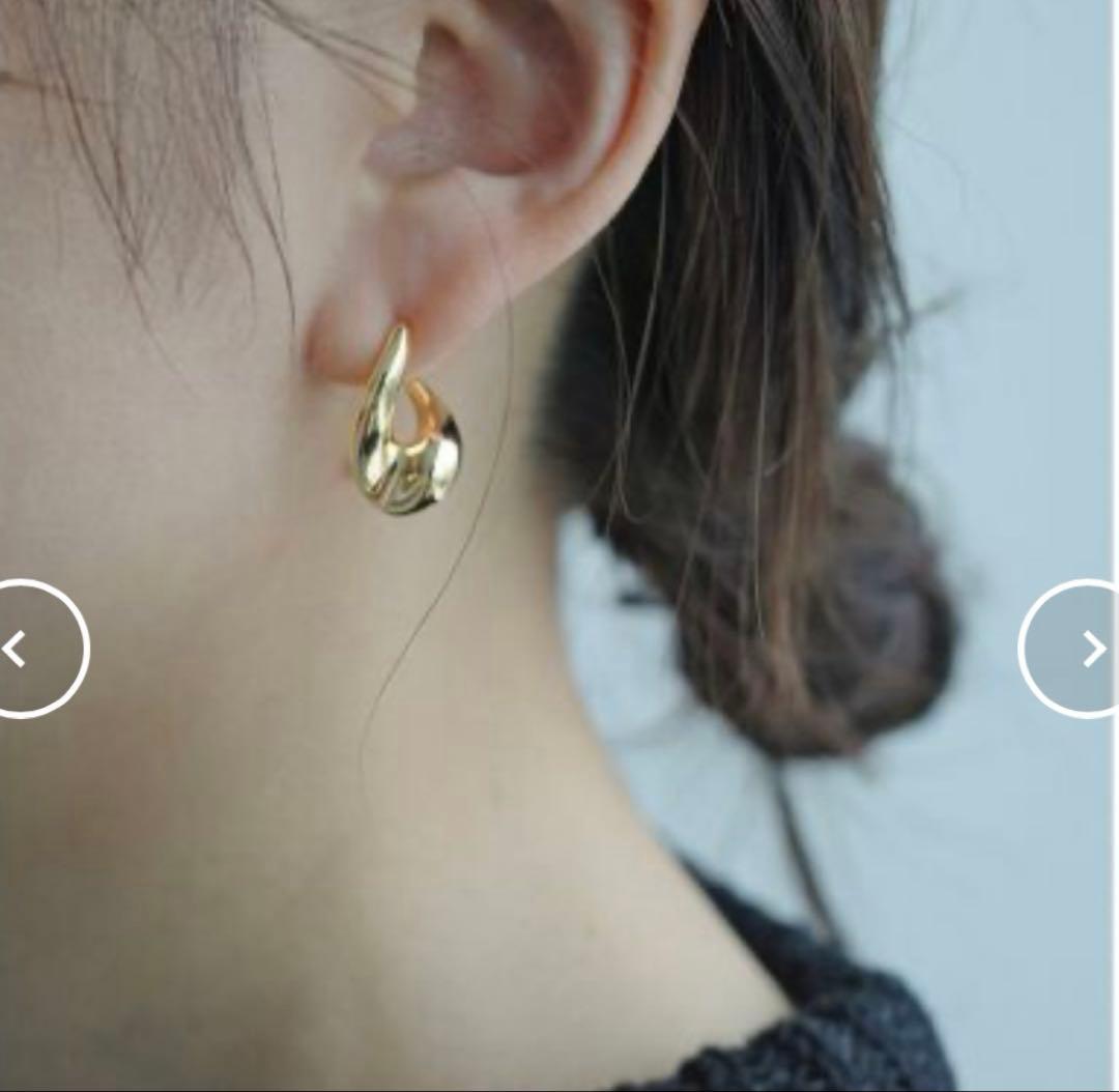 スローブイエナ別注 SHASHI ウェーブピアス