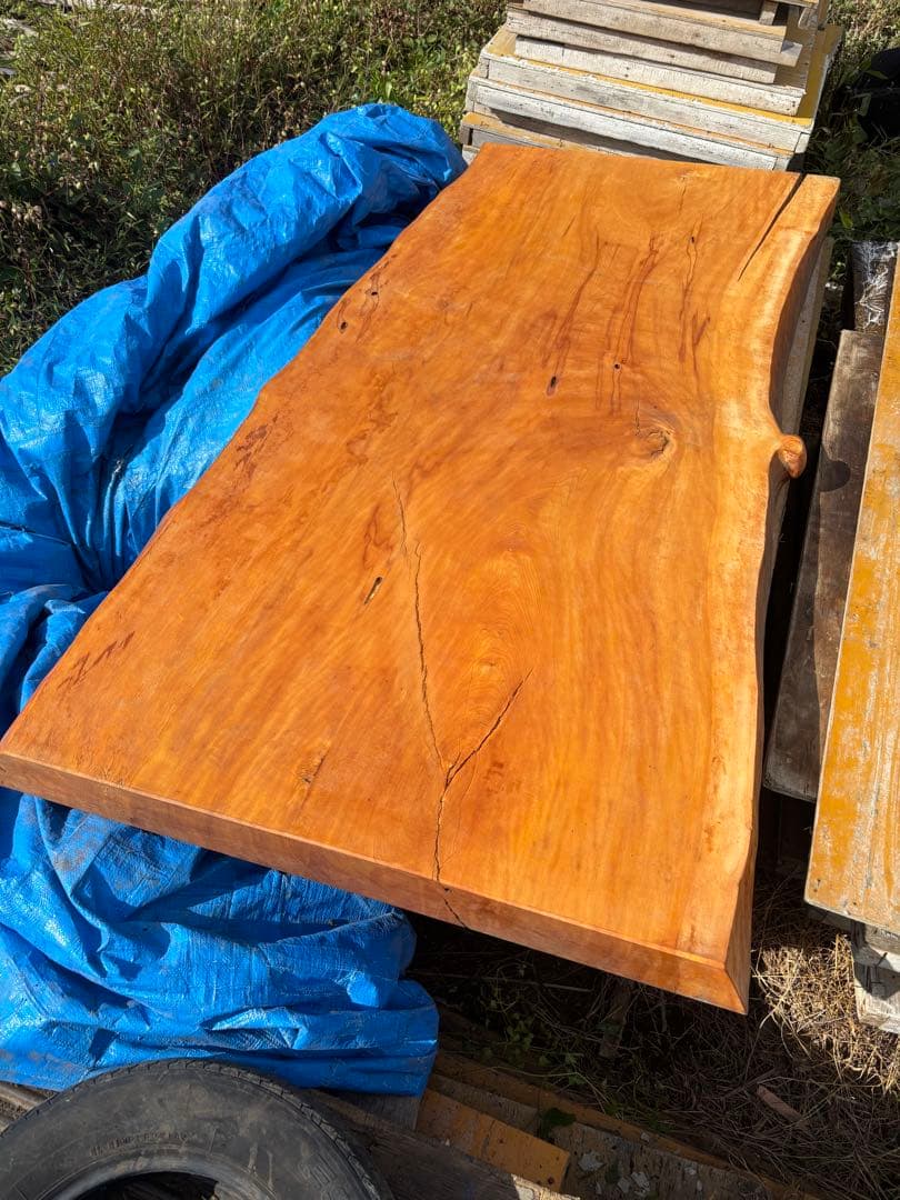 一枚板　無垢材 ダイニングテーブル 約200cm x 90cm トチノキ