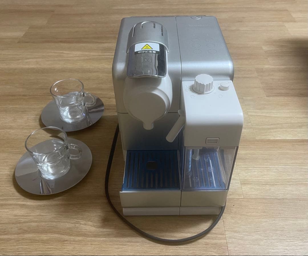 中古ネスプレッソコーヒーメーカーF521 + ネスプレッソコップセット(2個)