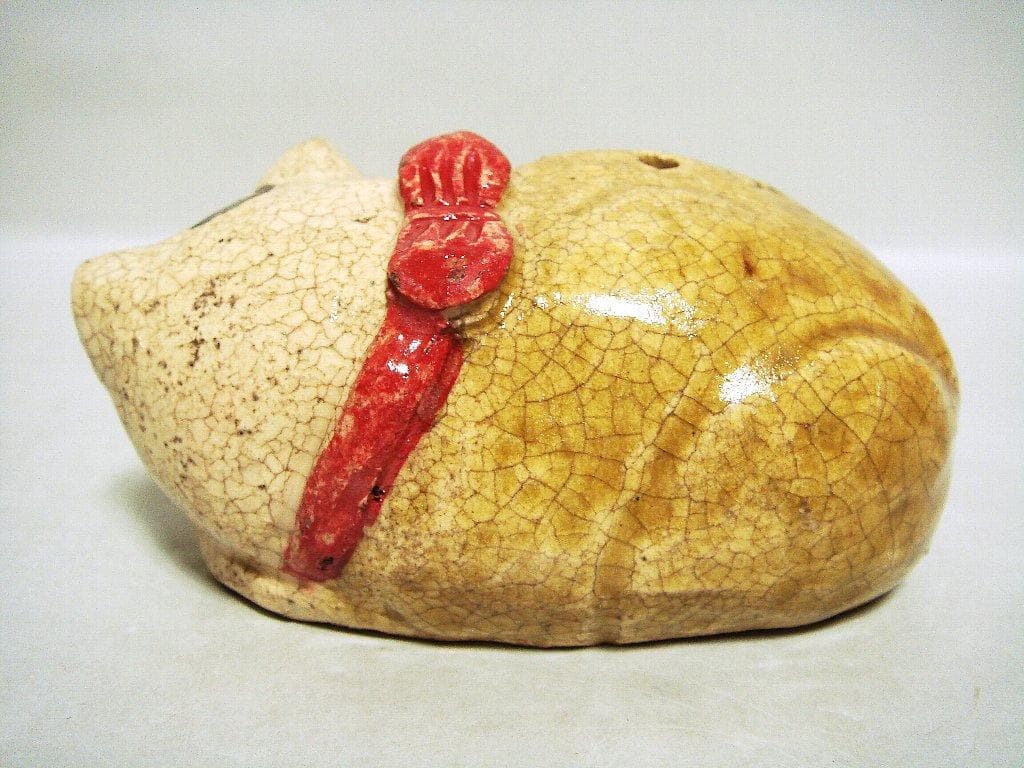 926『黄瀬戸 眠り猫』陶器　/骨董品 古美術 アンティーク 古玩