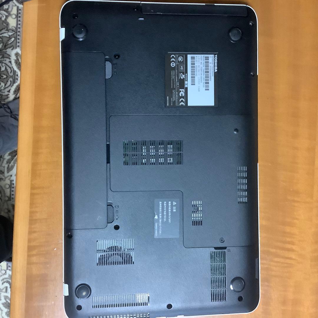 美品　dynabook ノートパソコン T552