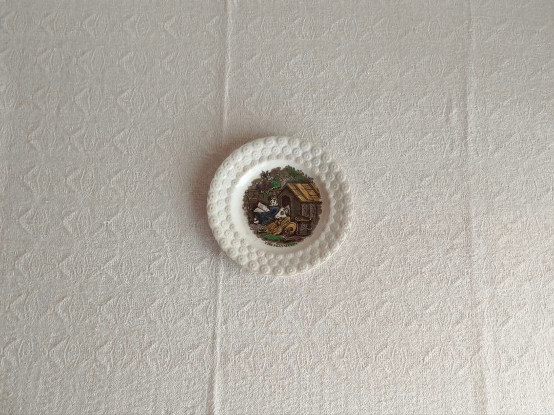 * antique plate ୨୧* フラワーレリーフ アンティークプレート