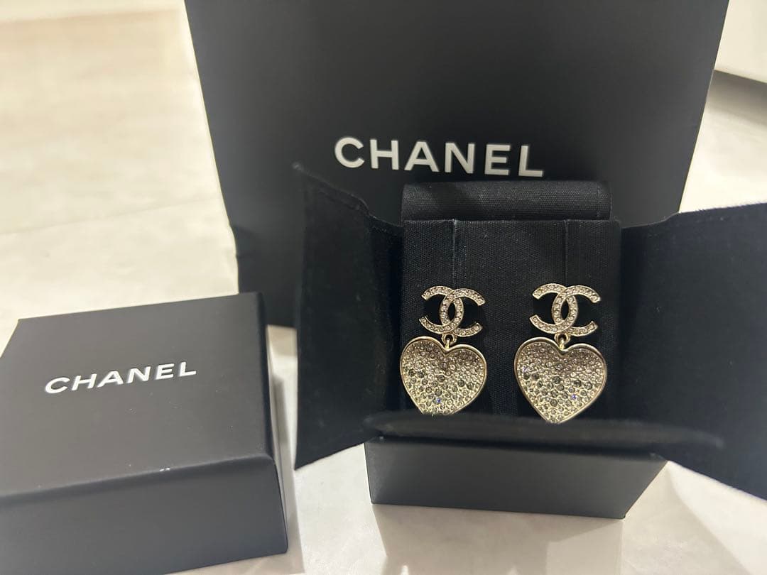 CHANEL CCロゴ　ハートピアス　両耳 正規品