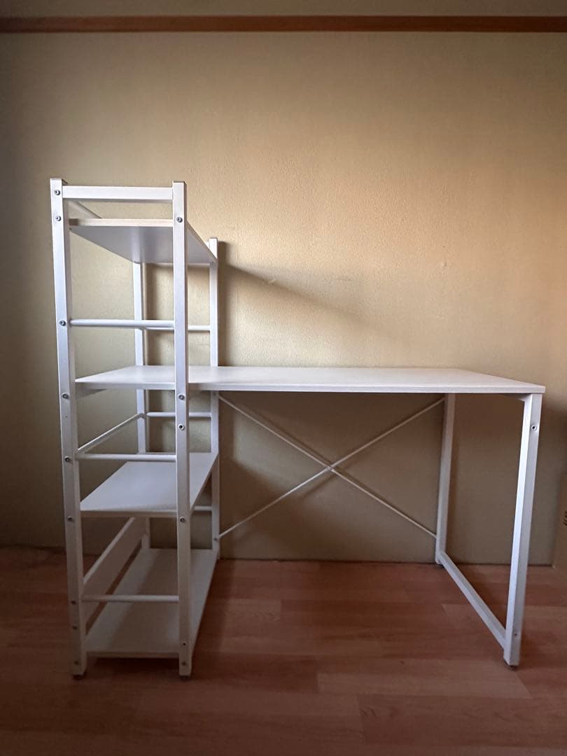 ニトリ　ホワイト スチールデスク 収納棚付き 事務机