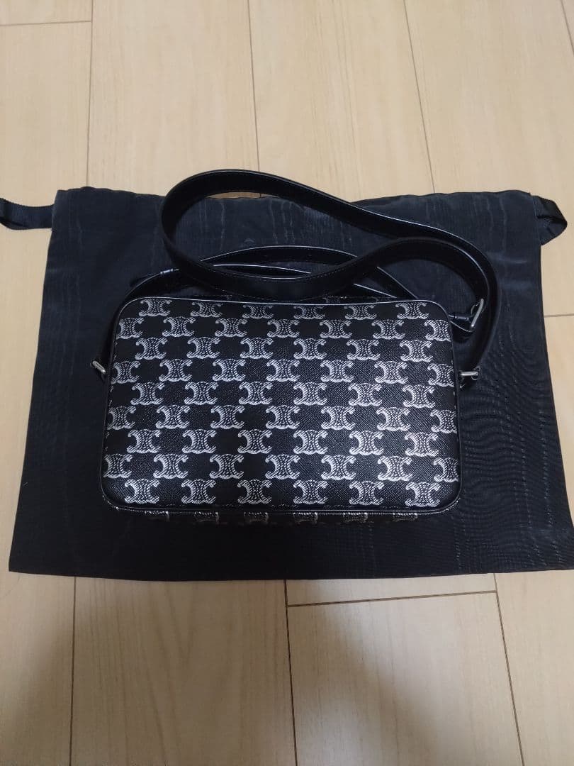 CELINE ブラックトリオンフ メッセンジャーバッグ