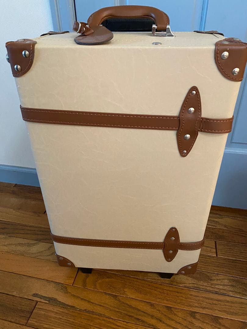 マーキュリーデュオ クリーム色クラシックキャリーケース