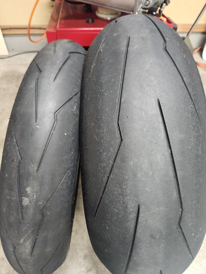 ピレリ　スーパーコルサ　前後