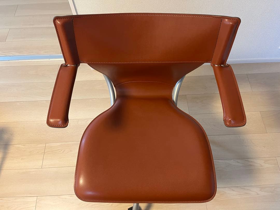 カリモク デスクチェア ヌメ革 XT4310VJ 送料込み