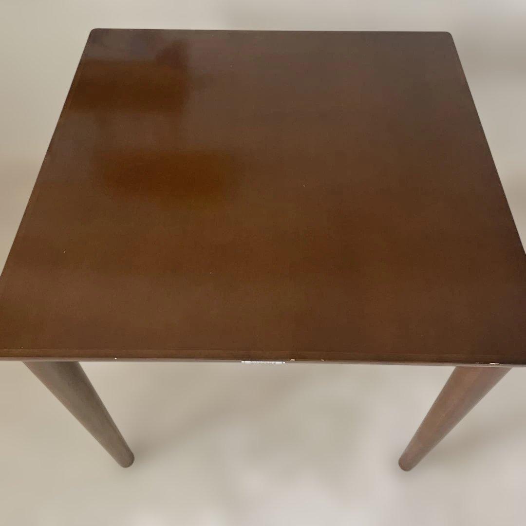 都内直接引き取り限定　カリモク60ダイニングテーブル1300 オマケ椅子二脚