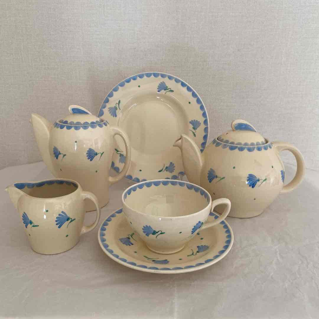 スージークーパー　スカロップボーダーフローラルモチーフ