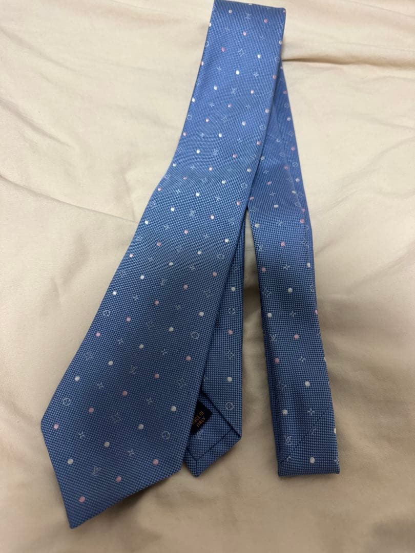 LOUIS VUITTON ドット柄 ネクタイ　週末限定価格‼️