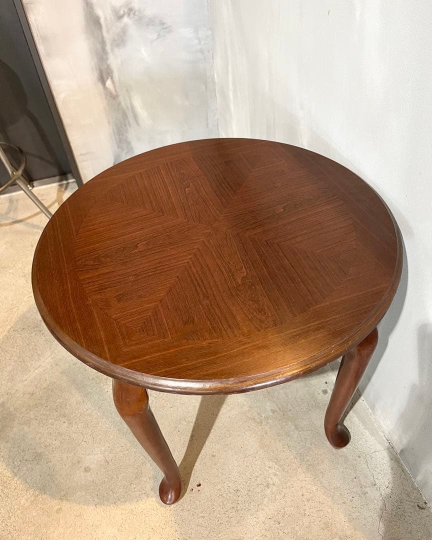 猫足　木製　サイドテーブル　丸テーブル