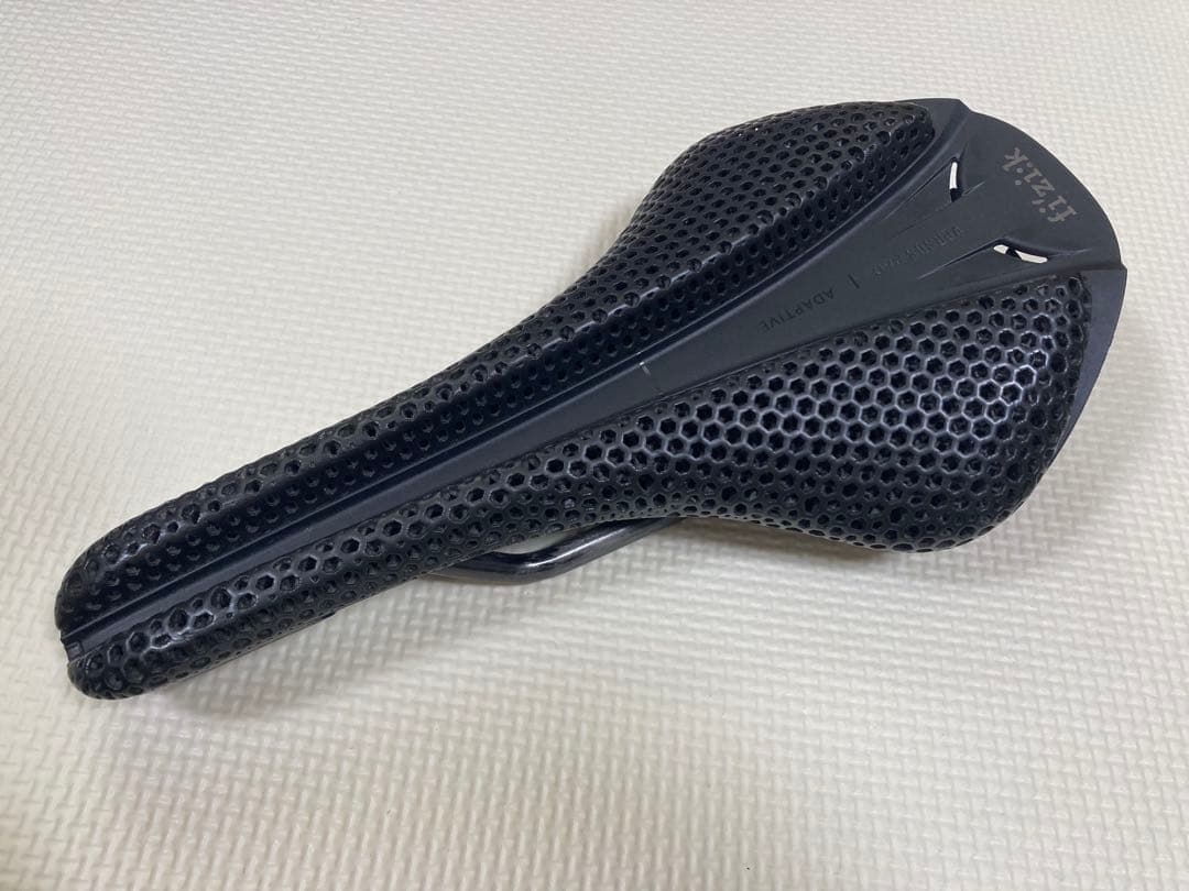 【フィジーク】アンタレス　ヴァーサス　エボ R1 アダプティブ