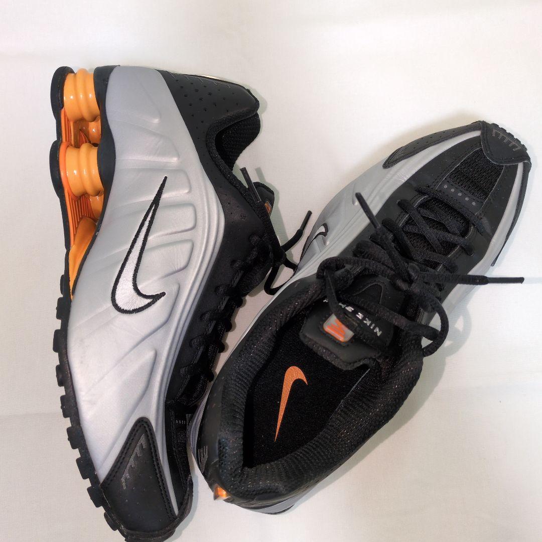 【しょーろんぽー】Nike shox r4 シルバー/ブラック 27cm