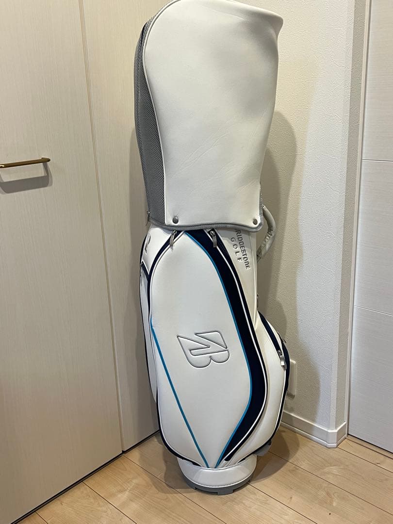 <極美品> ブリヂストン ゴルフバッグ ホワイト/ネイビー　レディース