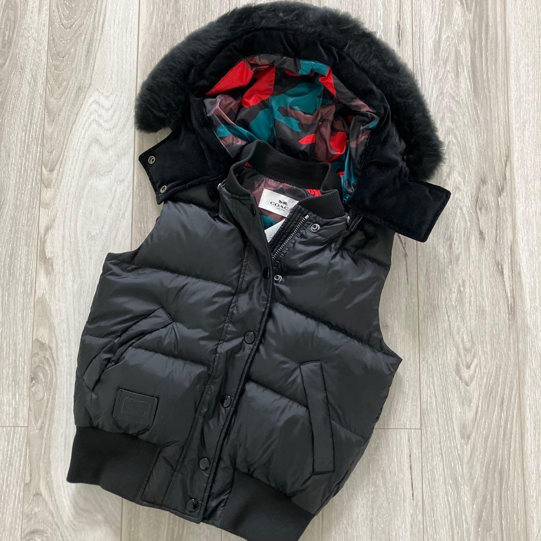 クリーニング済み2回着COACHダウンベスト【XS】検黒'