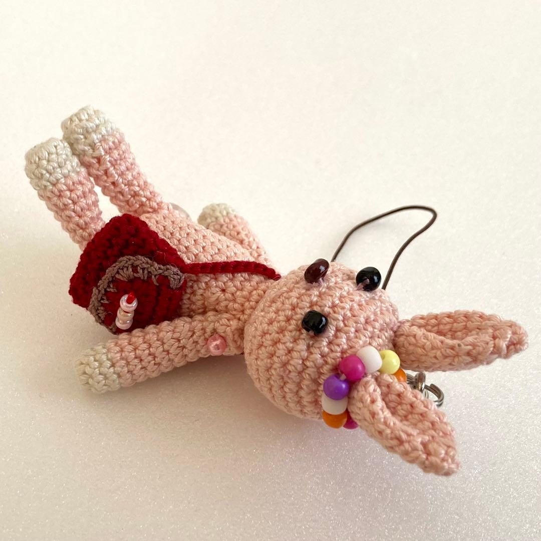 ストラップB-⑭【赤いバッグのウサギさん♬】