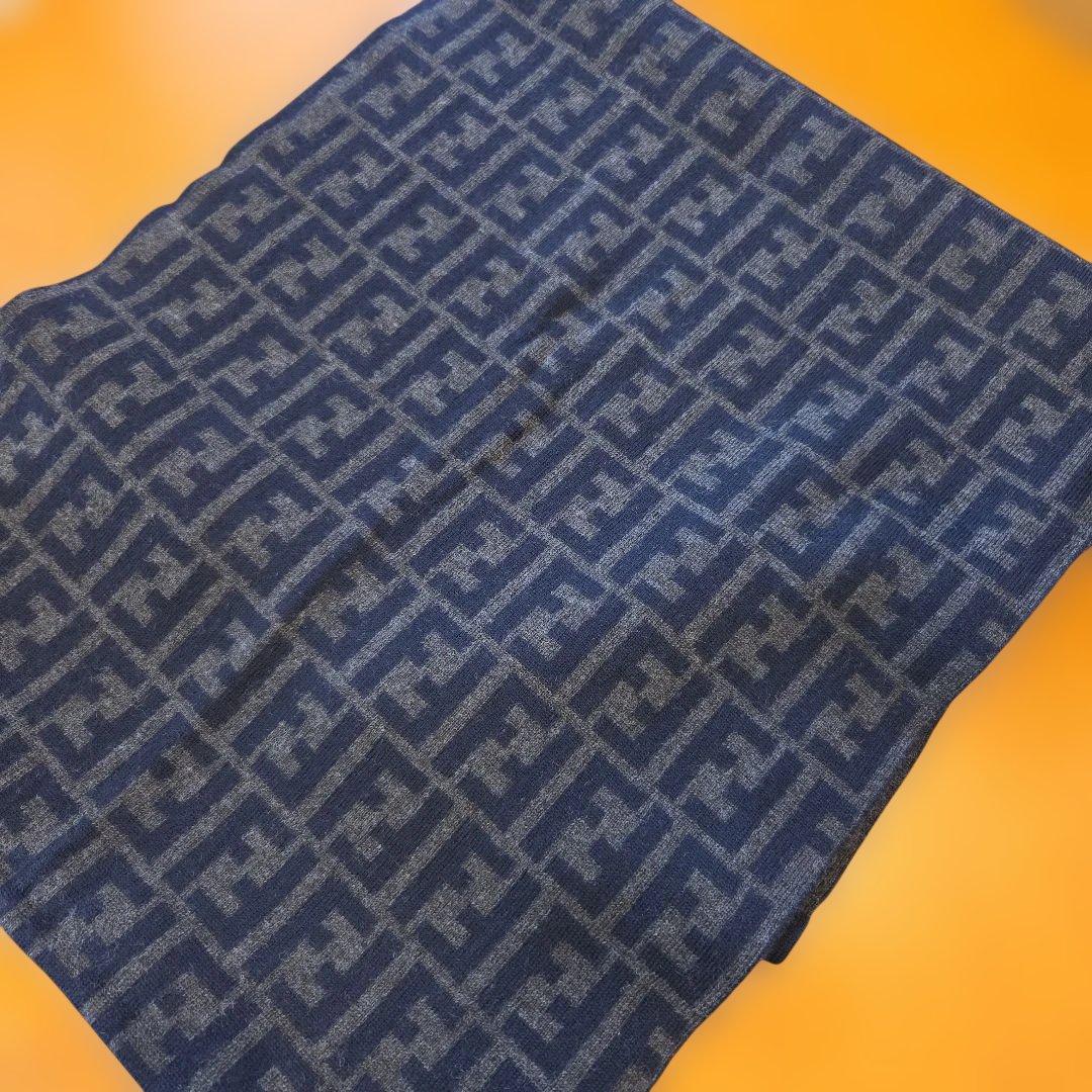 【FENDI】ズッカ柄 マフラー（ネイビーグレー）