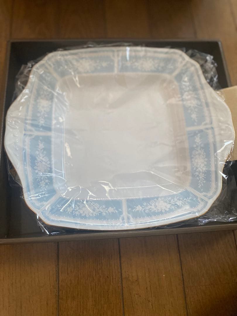 ノリタケ レースウッドゴールド カップ&ソーサー•ティーポット•スクエアプレート