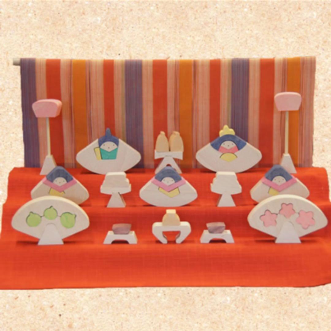 型番KH222 小黒三郎・ひな人形【円びな三段飾り・小（普通垂幕）赤】