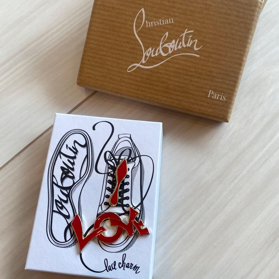 Christian Louboutin レースチャーム２点