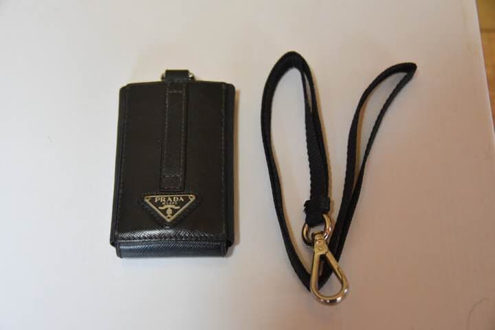 【送料無料】PRADAのiPod入れ