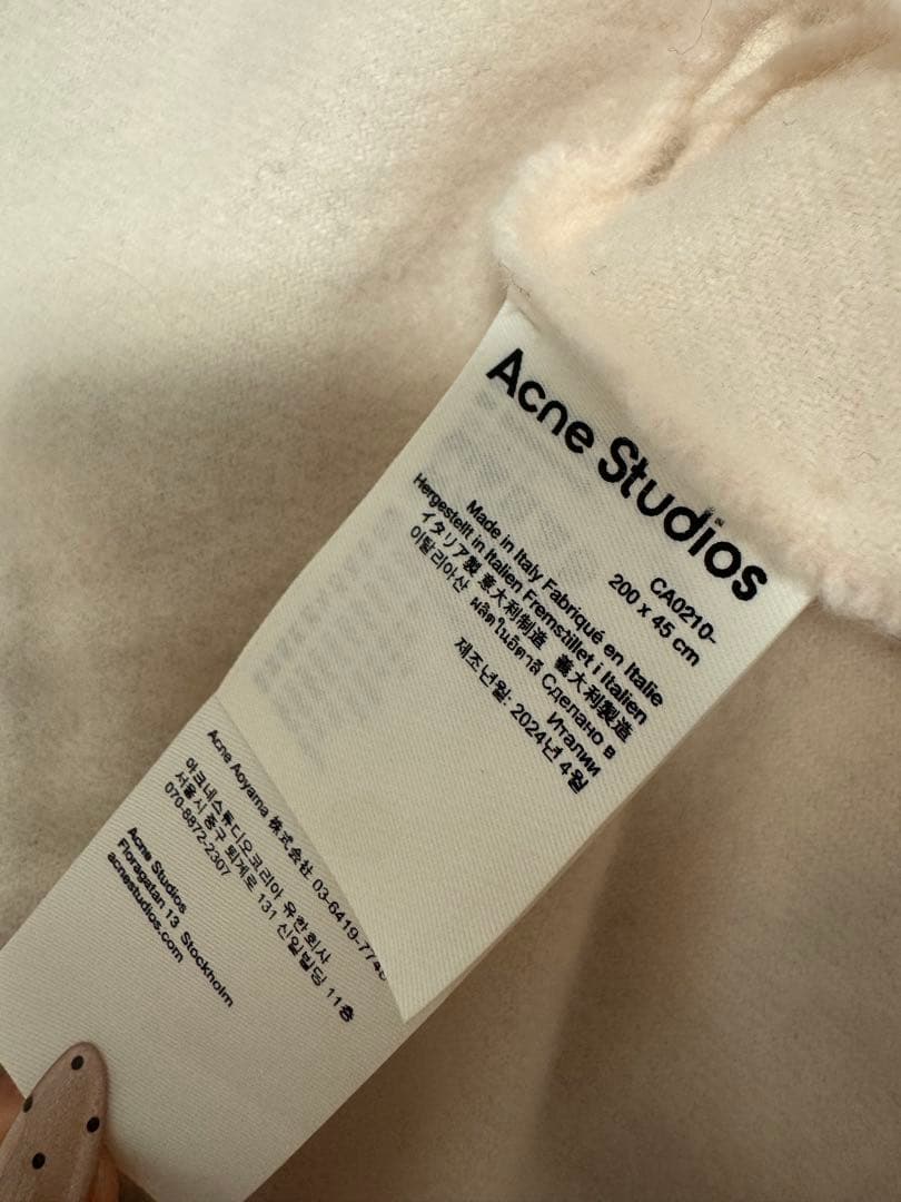 Acne Studios クリーム色 マフラー
