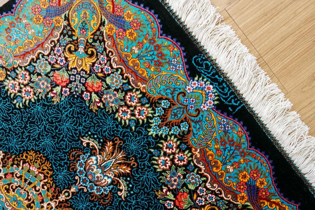 ペルシャ絨毯クム産 ムサヴィ工房　シルク