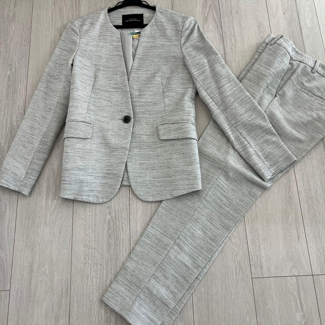 グリーンレーベルリラクシング　ライトグレー パンツスーツ 上下セット　38