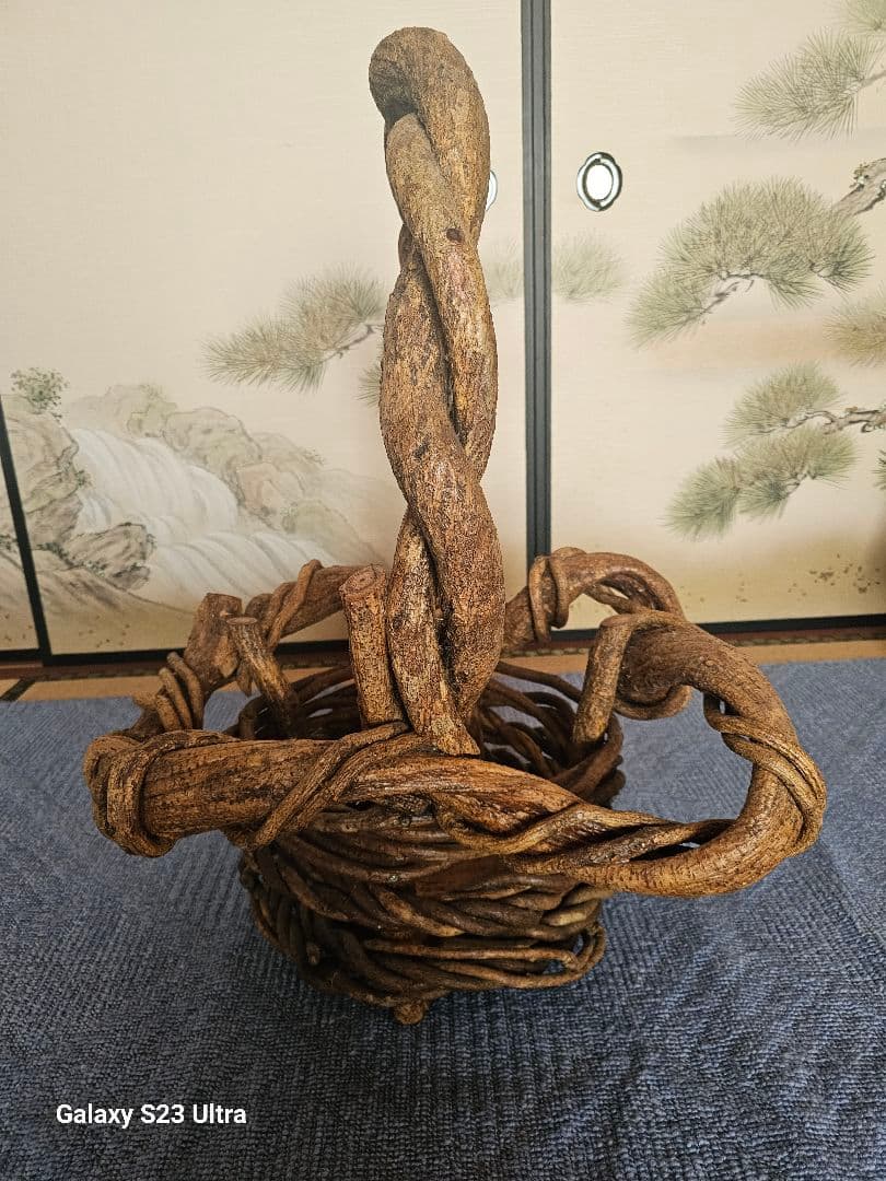 特大　ナチュラルブラウン編み込みカゴ　ツル編み