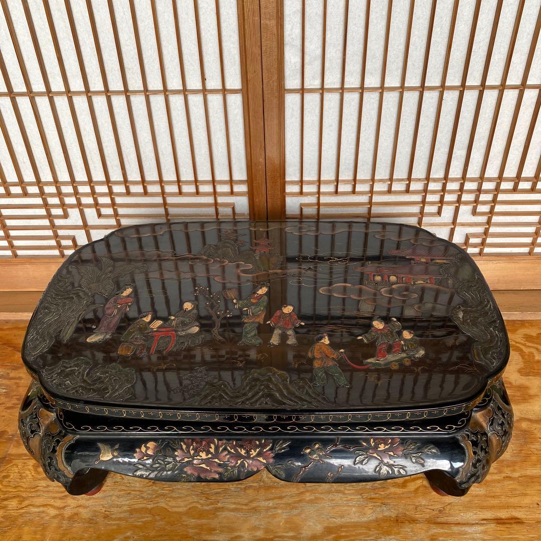 アンティーク 雑貨 日本or中国の座卓❓飾り棚❓漆塗り彫刻のような豪華な感じ。