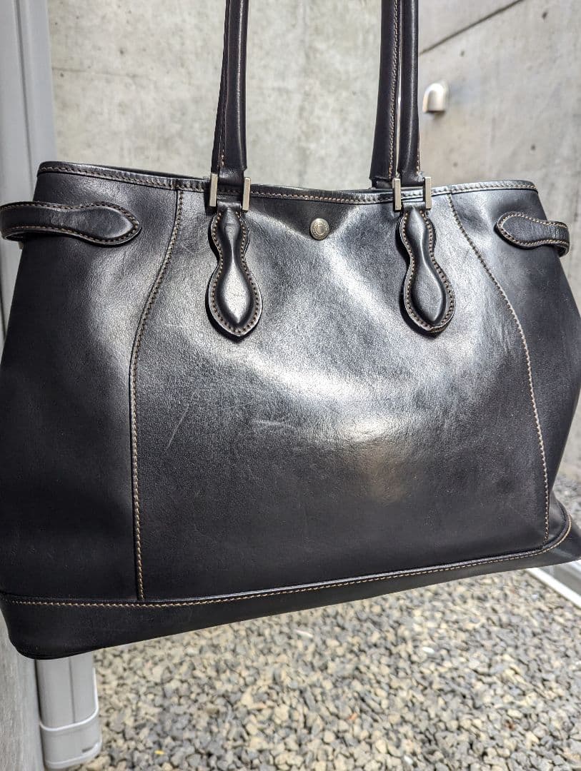 ワイルドスワンズ　ドラッカー　黒　レザートートバッグ