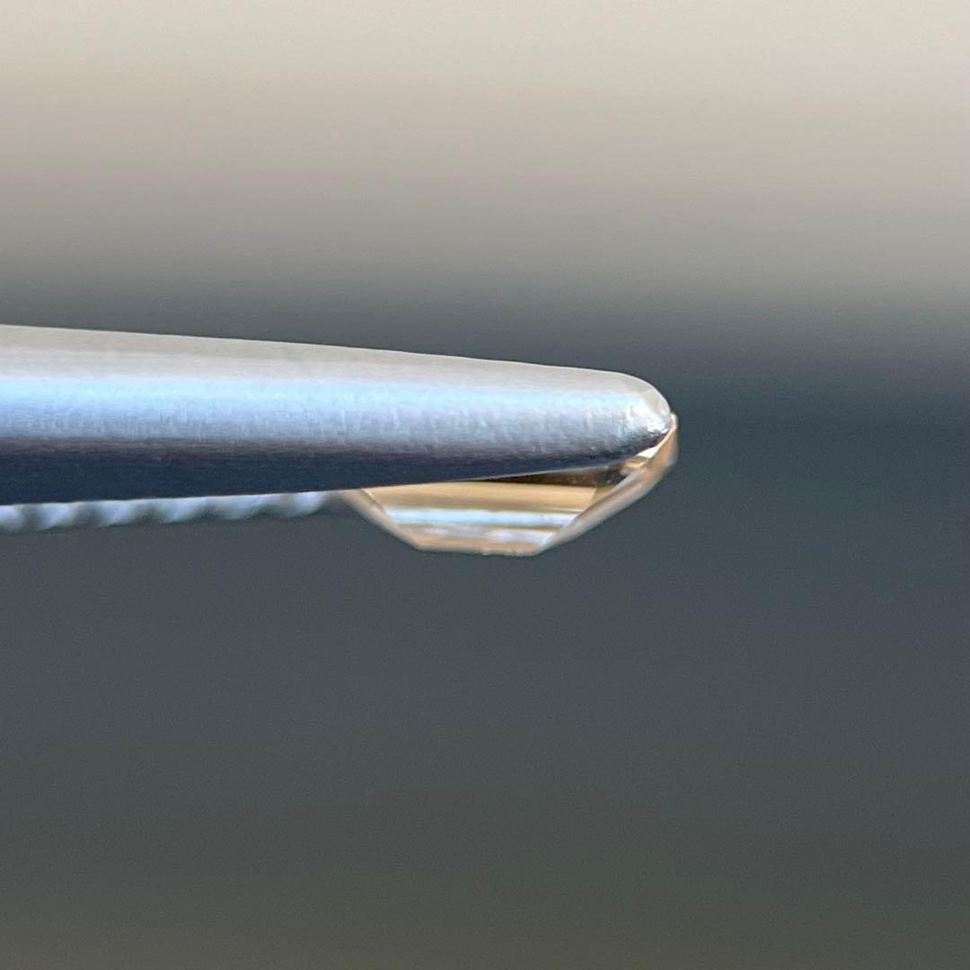 スリランカ産非加熱天然イエローブラウンサファイアルース