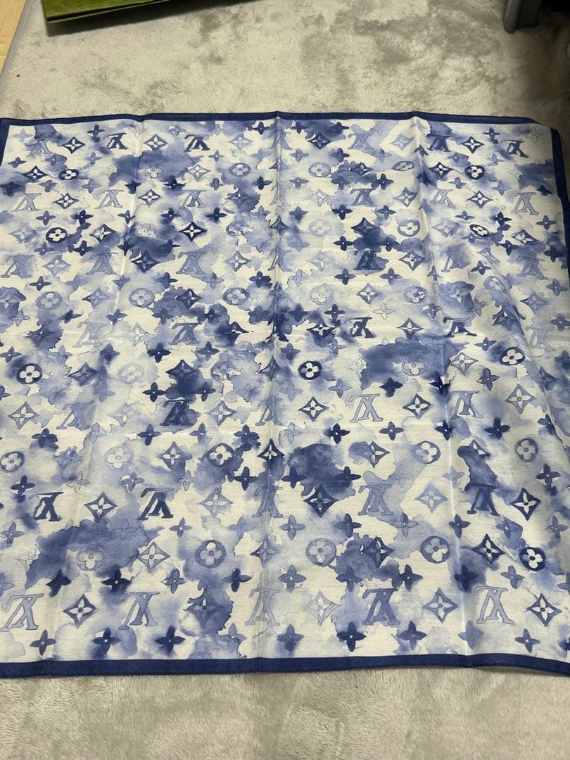 Louis Vuitton シルクバンダナ ウォーターカラー