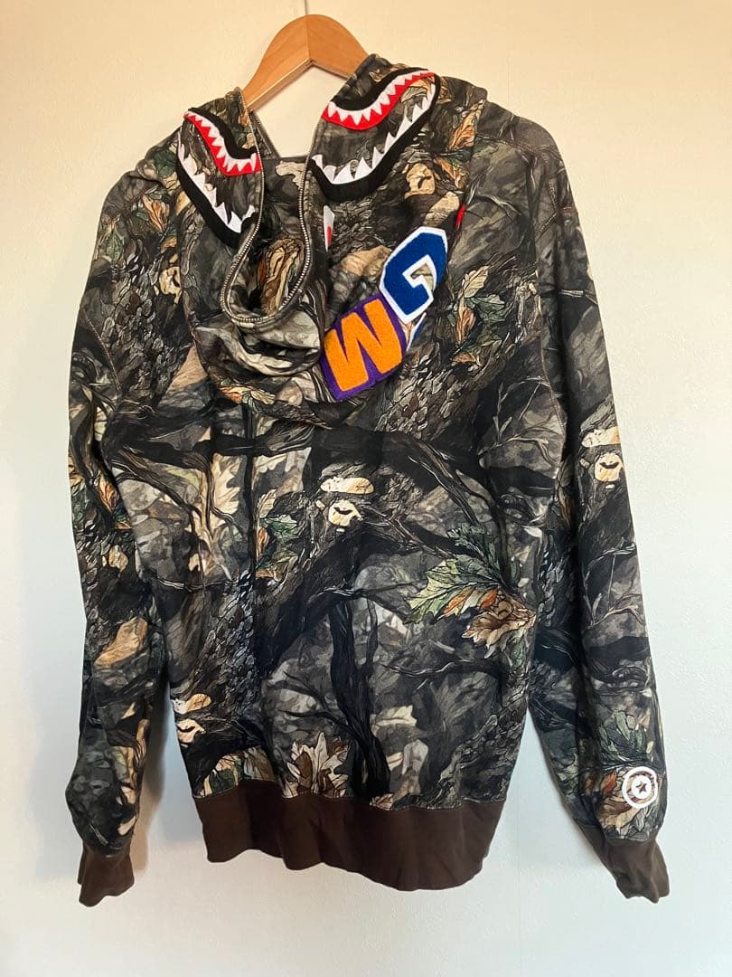 A BATHING APE シャークパーカー