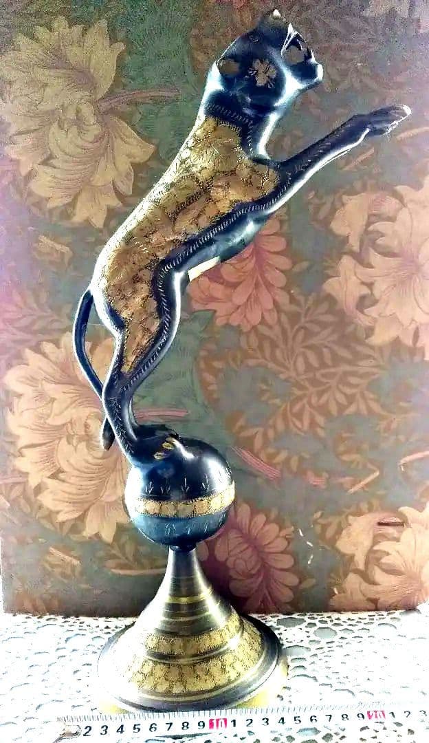 真鍮 豹の置物 ヒョウ柄　ジャガー　車