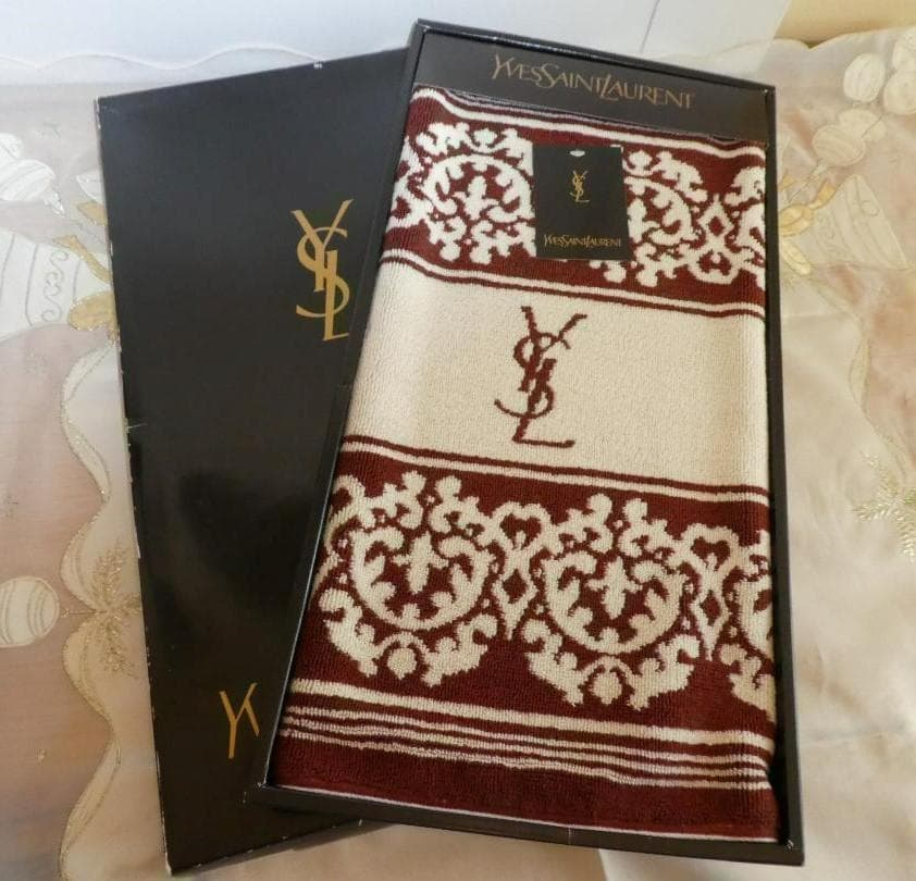 メルカリ便☆イヴサンローラン☆レトロ　バスマット