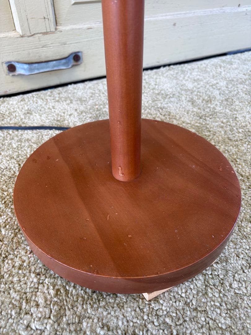 【ちーちゃん】木製フロアスタンドランプ プリーツシェード付き