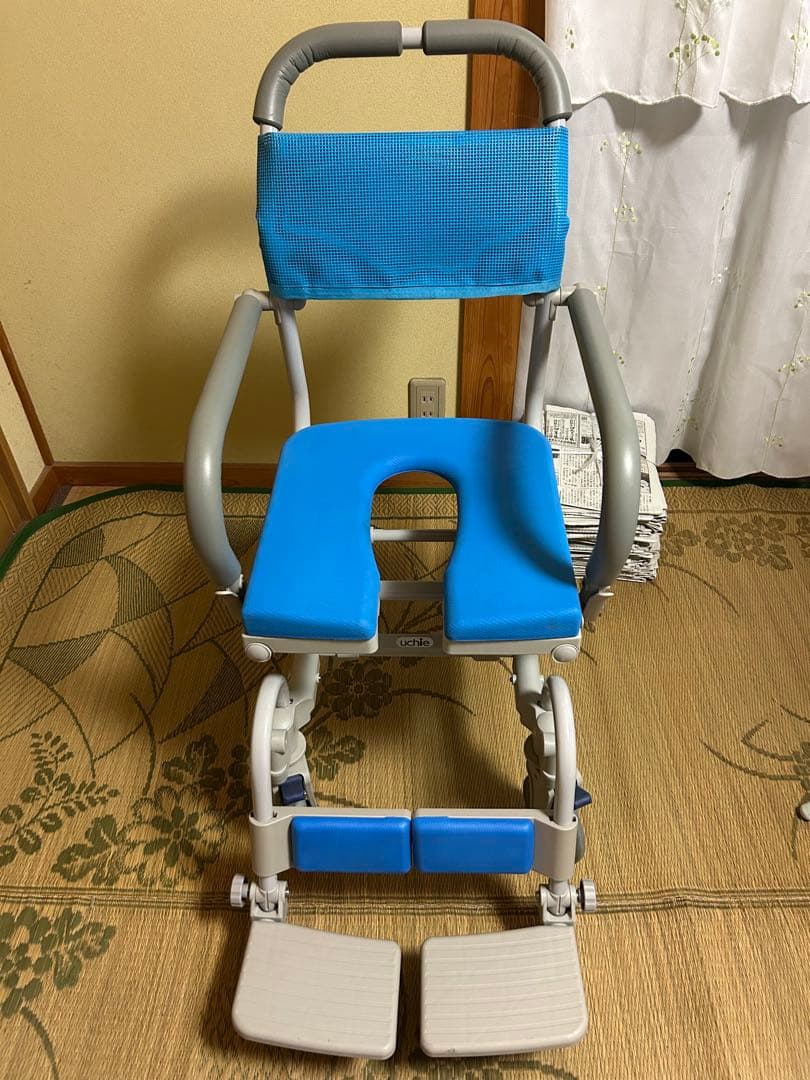 未使用　入浴用車椅子 青