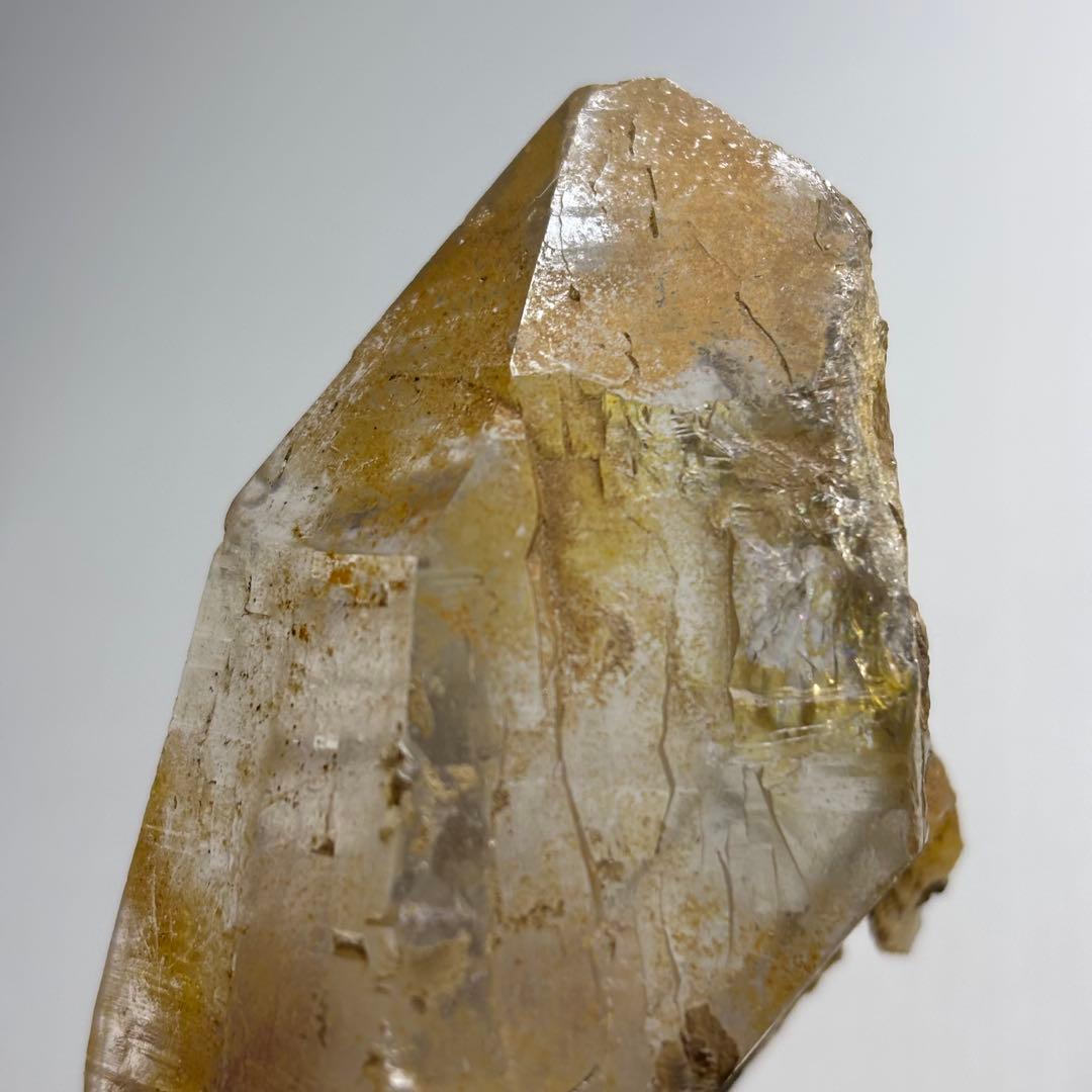 ヒマラヤ パキスタン ギルギット産 水晶 ゴールデンヒーラー 原石 170g