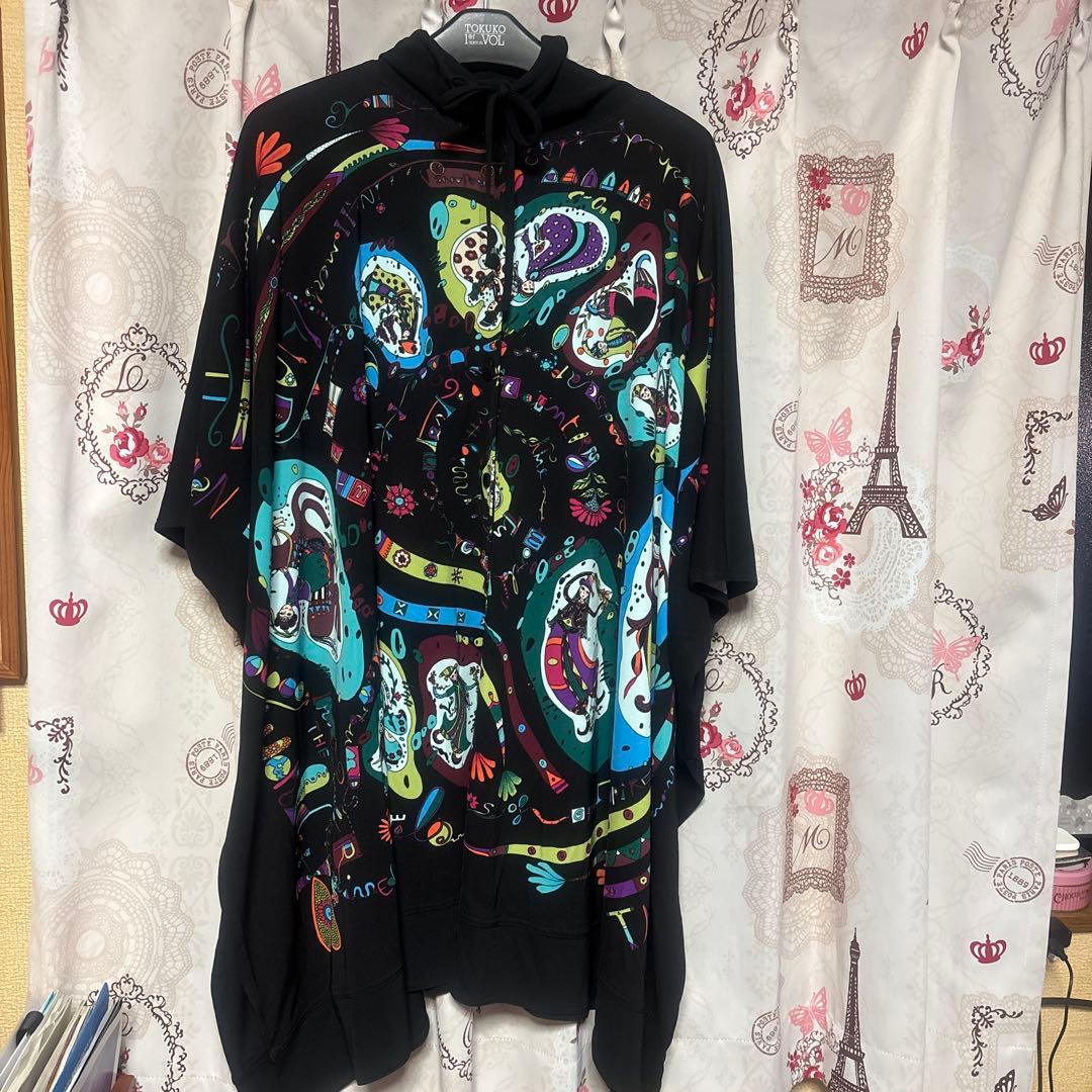 トクコプルミエヴォルのポンチョチュニック