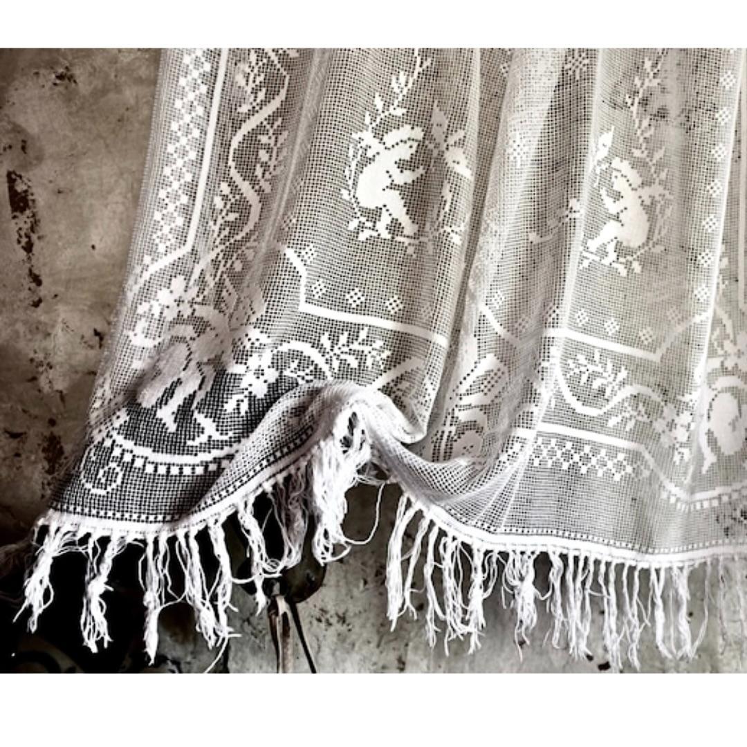 france 150c ８人のプットーと４人の蝶々とレースカーテン アンティーク