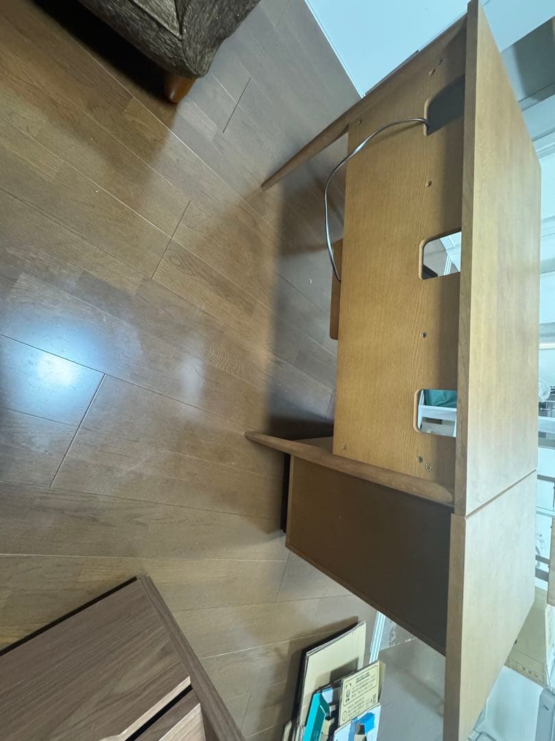 kin　　　カリモク　机