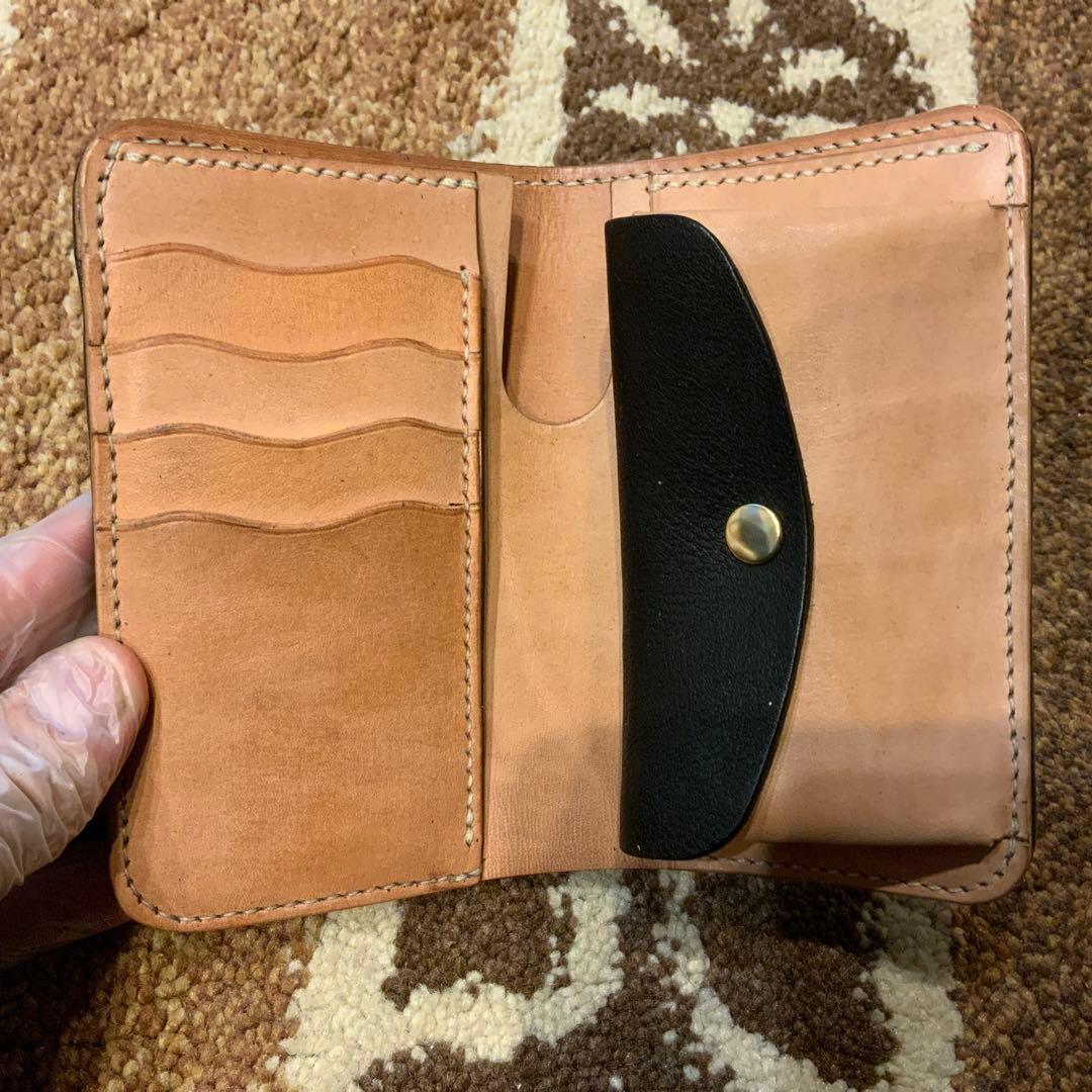 未使用 黒とナチュラル色の革を使用したミドルウォレット ハンドメイド