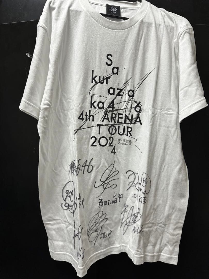 櫻坂46 メンバー直書サイン入りライブTシャツ