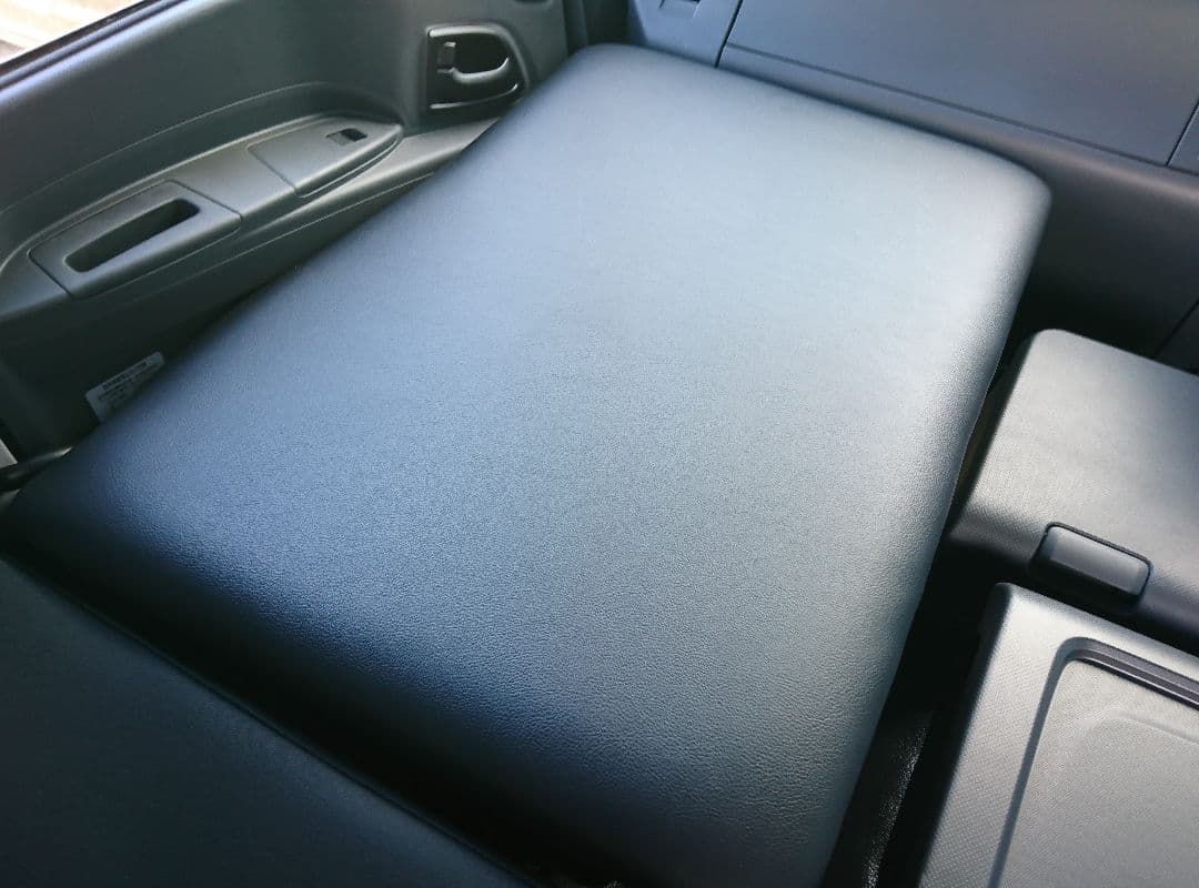 【新品】いすゞファイブスターギガ★フラット助手席 ブラックレザー★支柱キット付属