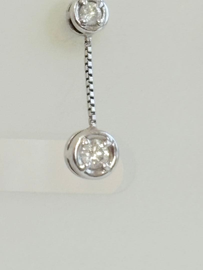 k18WGダングルピアス ダイヤモンド付き