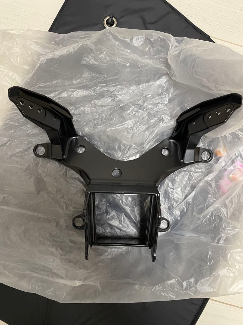 ヤマハ　YZF-R6用アッパーカウルステー