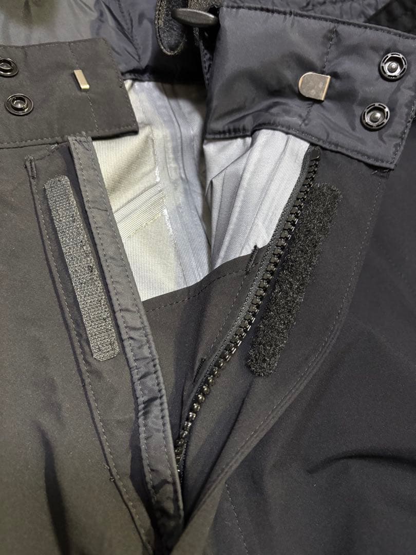 【新品未使用品】リミテッドプロ　ゴアテックスプロレインスーツ　サイズL