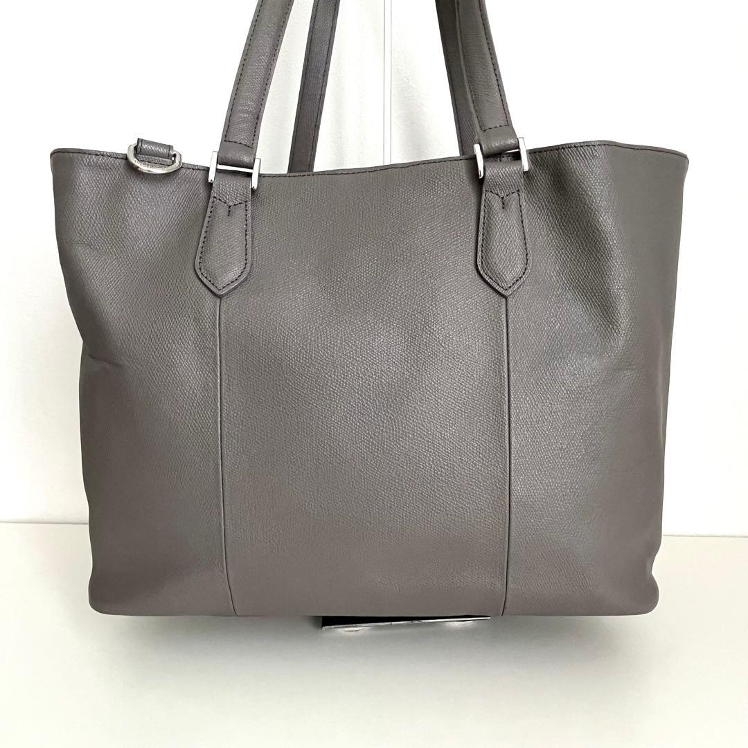 美品✨ ペッレモルビダ　トートバッグ　コローレ　レザー　グレー　A4収納可能